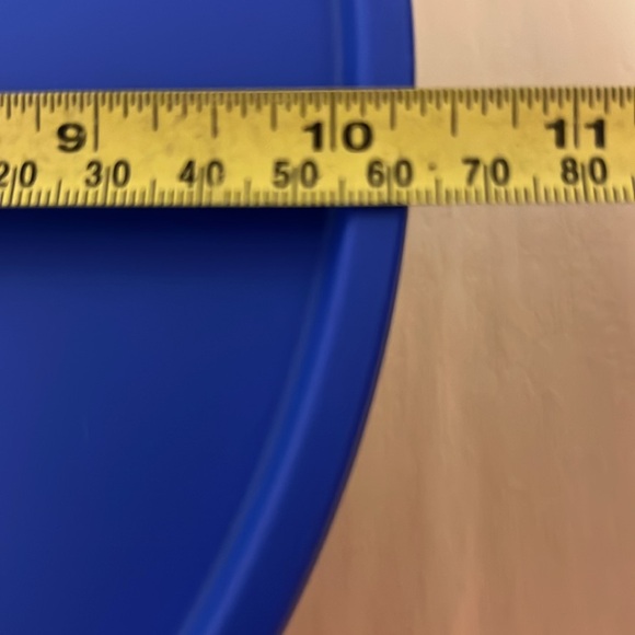 NEW Tupperware Bowl - Picture 3 of 7